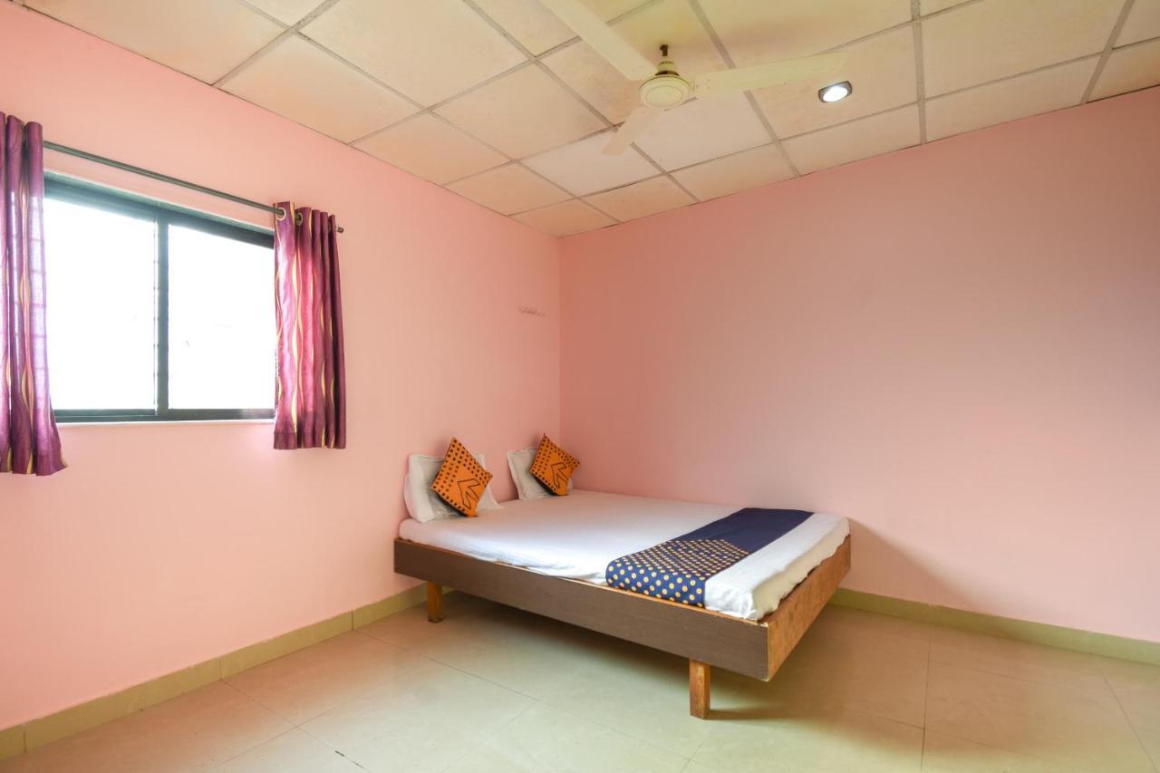Spot On 65135 Hotel Suvarna Samrat Lodge Khamshet Esterno foto