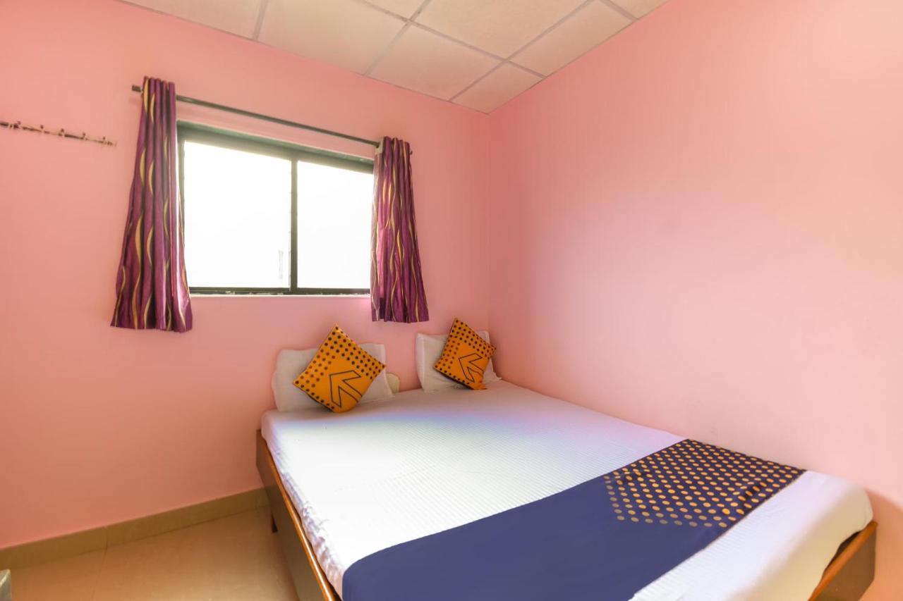 Spot On 65135 Hotel Suvarna Samrat Lodge Khamshet Esterno foto