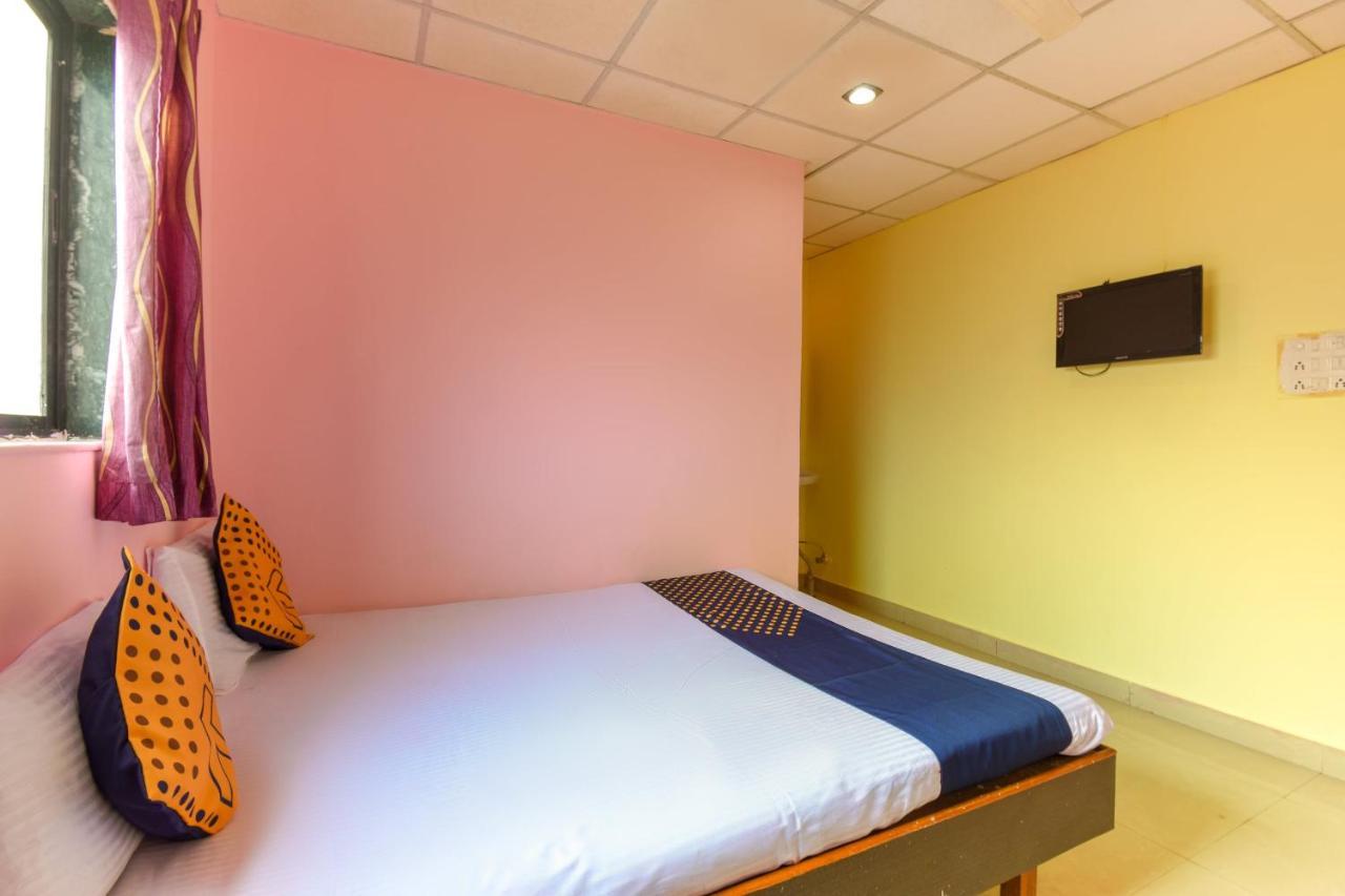 Spot On 65135 Hotel Suvarna Samrat Lodge Khamshet Esterno foto