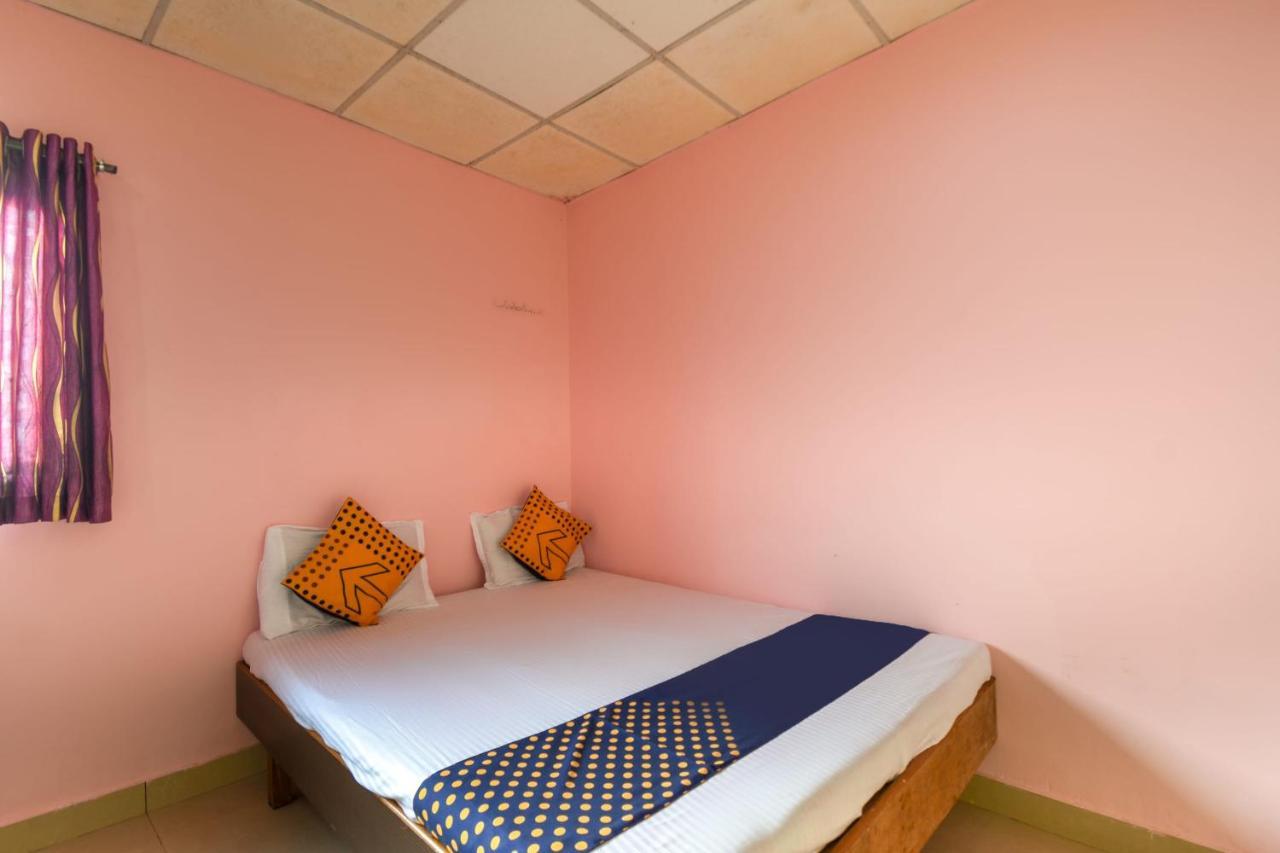 Spot On 65135 Hotel Suvarna Samrat Lodge Khamshet Esterno foto