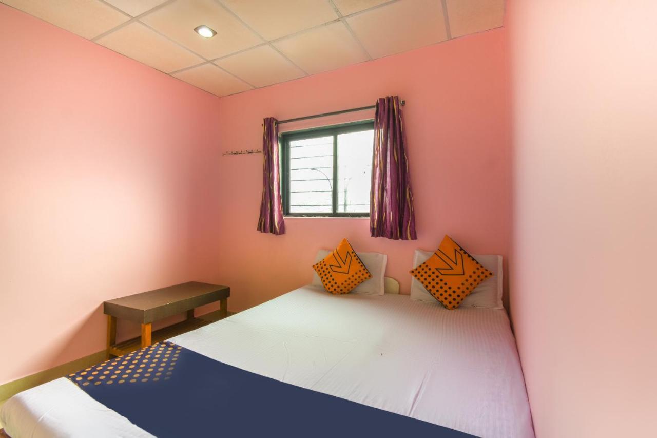 Spot On 65135 Hotel Suvarna Samrat Lodge Khamshet Esterno foto