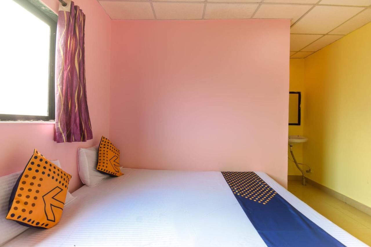 Spot On 65135 Hotel Suvarna Samrat Lodge Khamshet Esterno foto