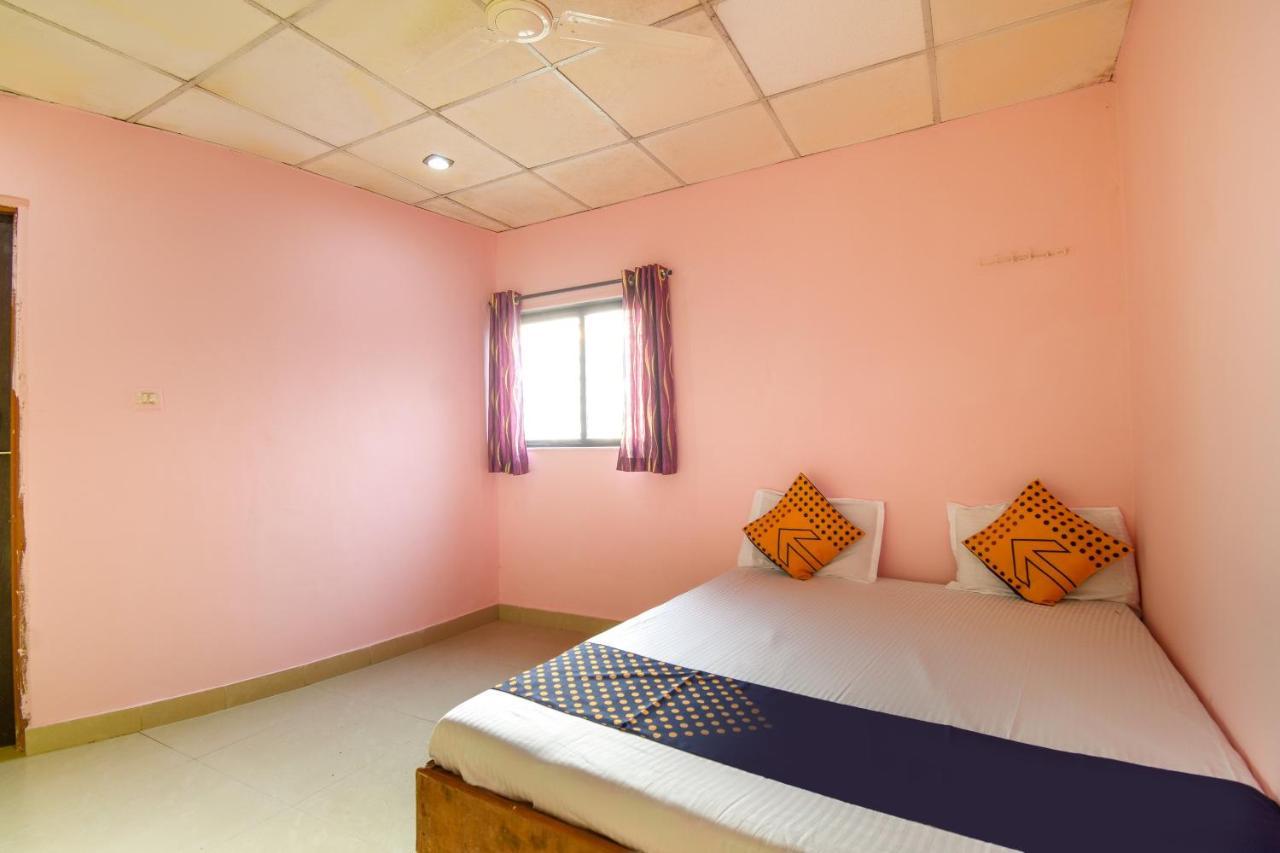 Spot On 65135 Hotel Suvarna Samrat Lodge Khamshet Esterno foto