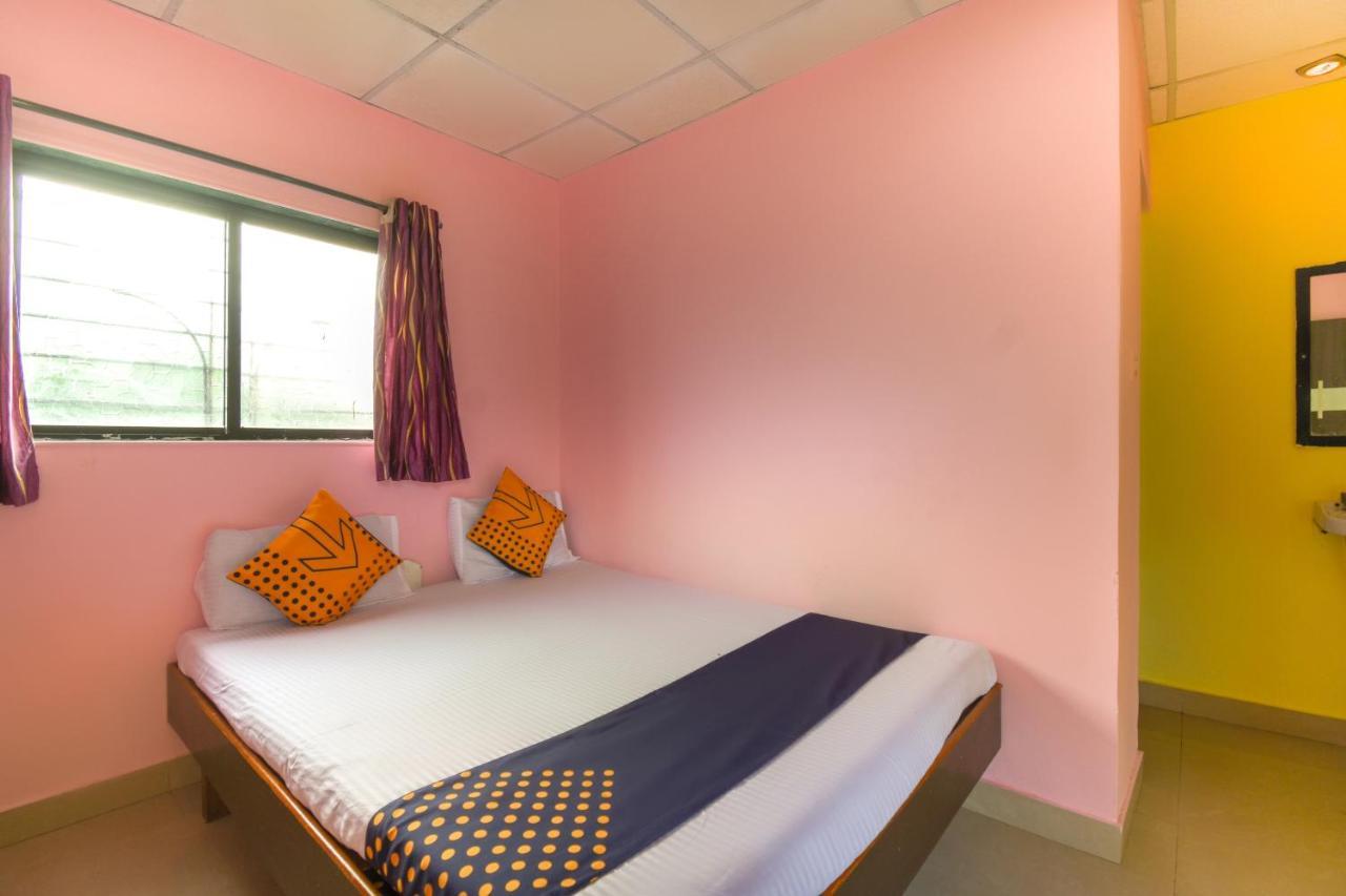Spot On 65135 Hotel Suvarna Samrat Lodge Khamshet Esterno foto
