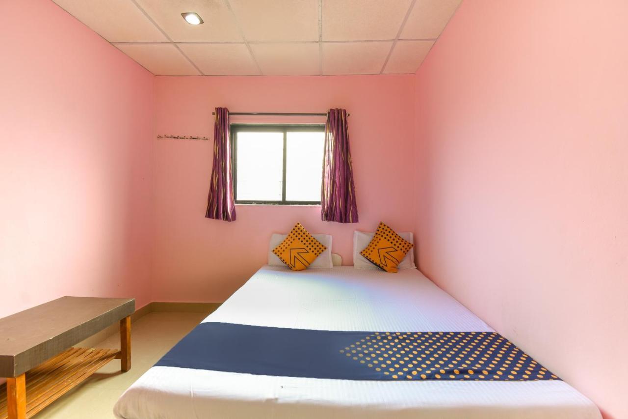 Spot On 65135 Hotel Suvarna Samrat Lodge Khamshet Esterno foto