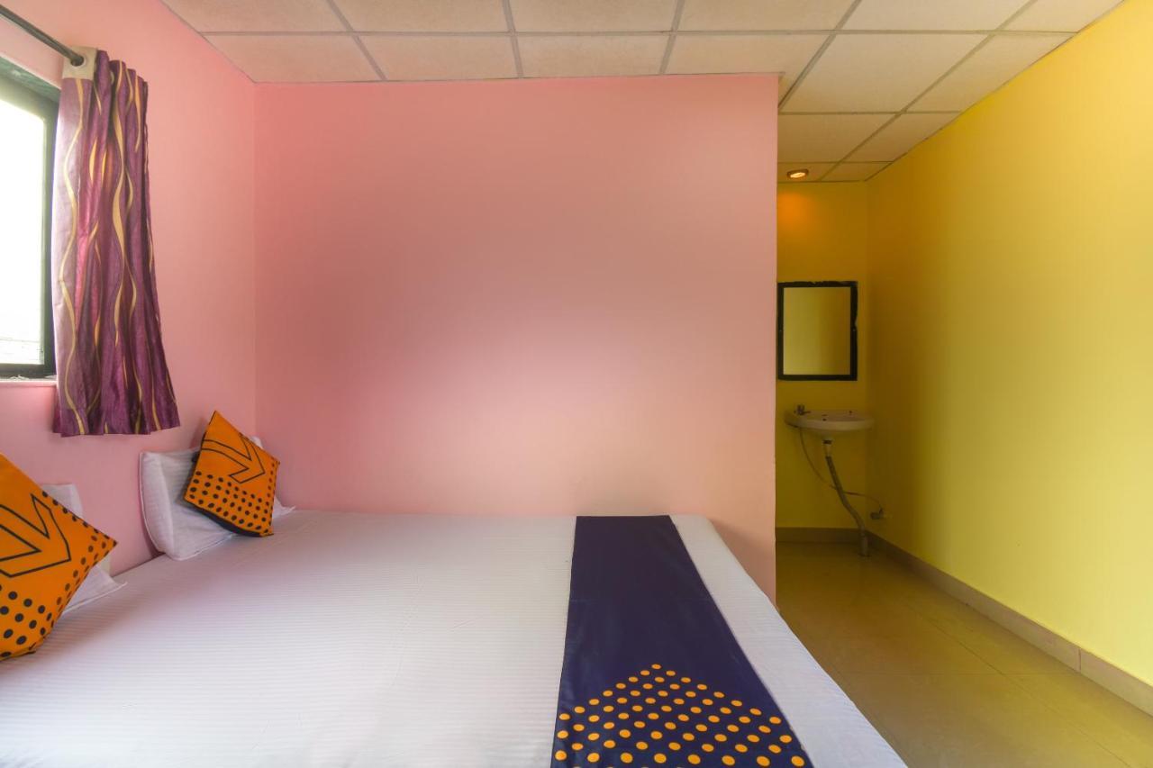 Spot On 65135 Hotel Suvarna Samrat Lodge Khamshet Esterno foto